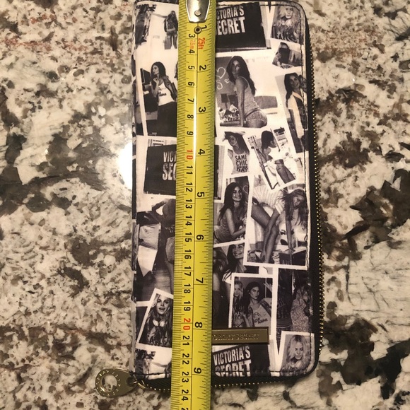 Victoria’s Secret Wallet. - Picture 6 of 7
